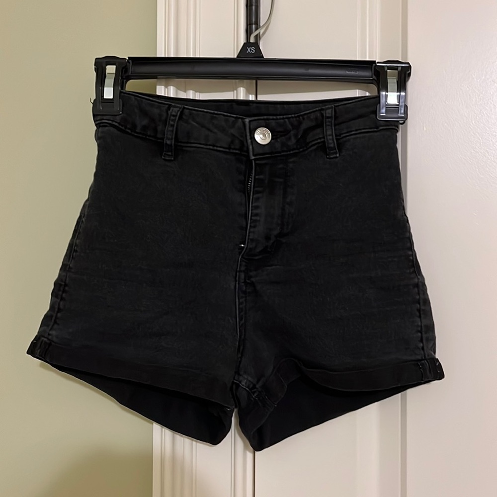 Divided H&M high-waisted jean shorts